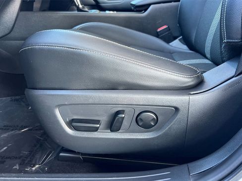 Used 2025 MAZDA CX-50 AWD 2.5 S w/ Preferred Package image 18