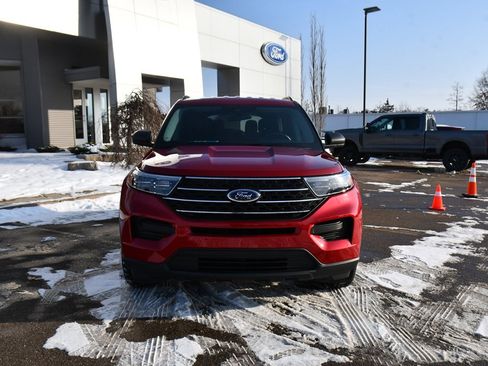 Used 2023 Ford Explorer XLT image 10