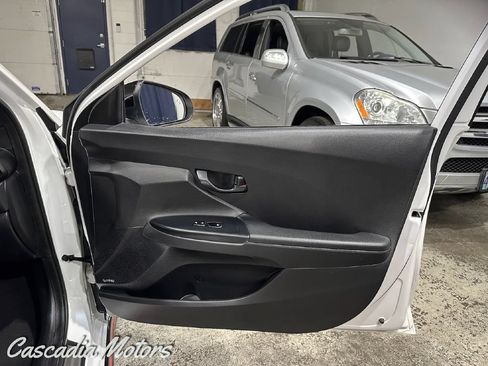 Used 2022 Hyundai Veloster N FWD image 21
