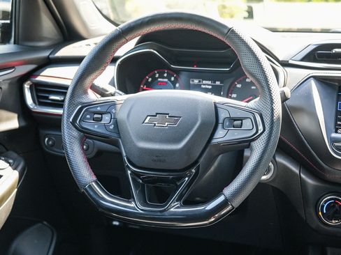 Used 2023 Chevrolet TrailBlazer RS FWD image 13