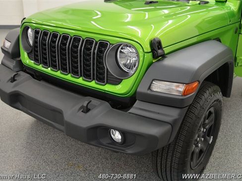 Used 2025 Jeep Wrangler Sport AWD/4WD image 43