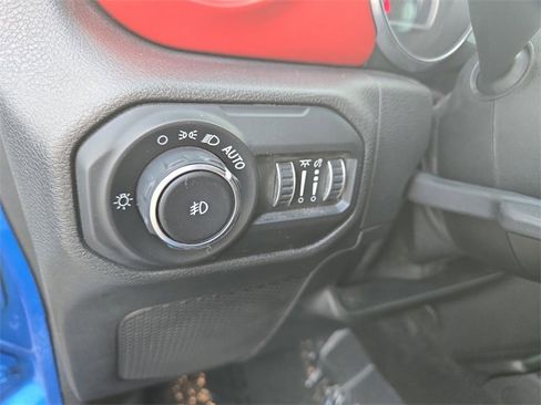 Used 2021 Jeep Wrangler Unlimited Rubicon w/ Cold Weather Group image 18