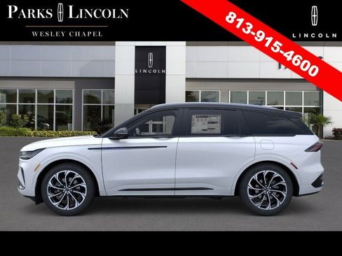 New 2026 Lincoln Nautilus Reserve AWD/4WD image 3