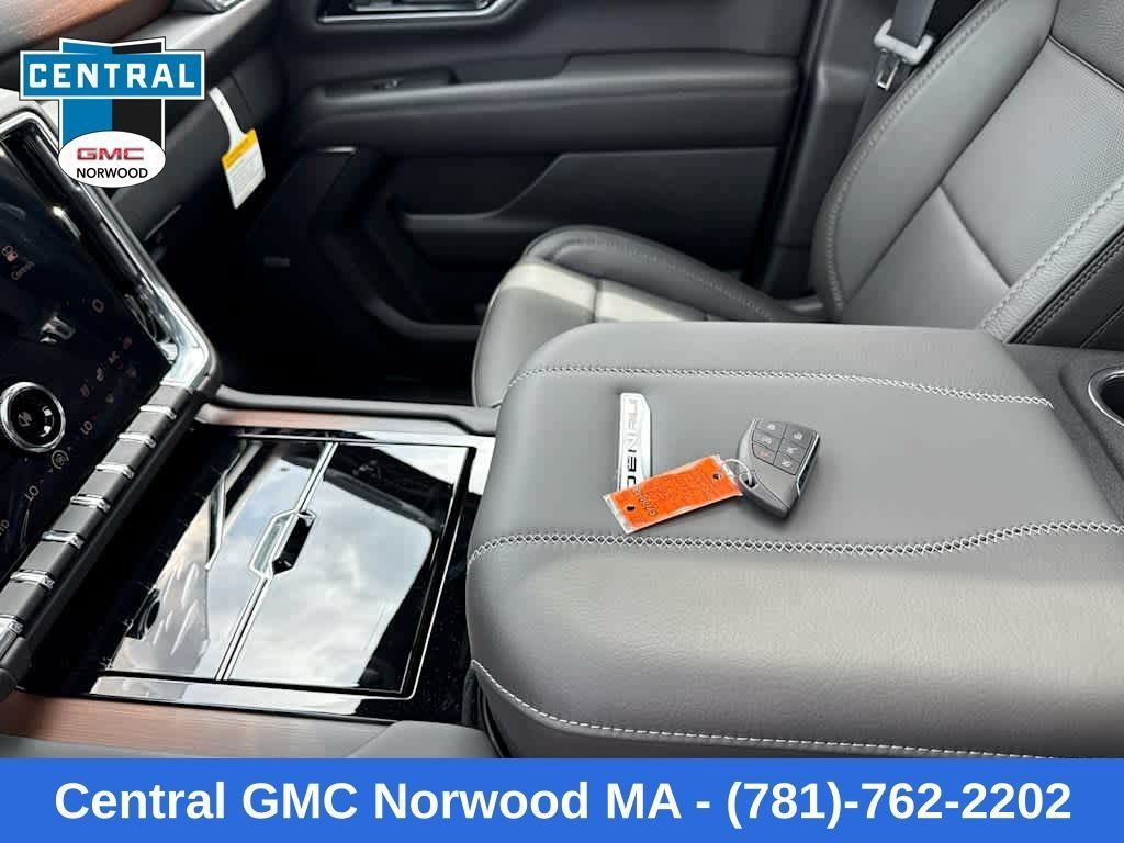 New 2026 GMC Yukon Denali w/ Sun & Power Step Package AWD/4WD image 20