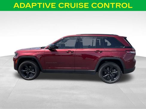 Used 2023 Jeep Grand Cherokee Altitude AWD/4WD image 7