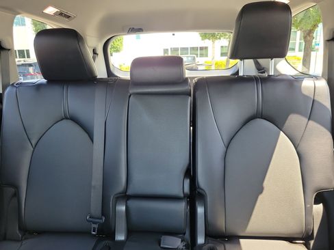 Used 2024 Toyota Grand Highlander XLE FWD image 21