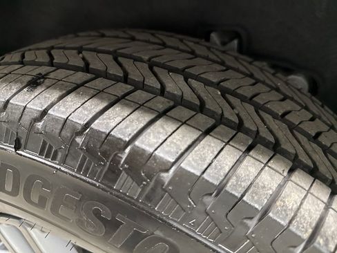 Used 2025 GMC Acadia Elevation image 43