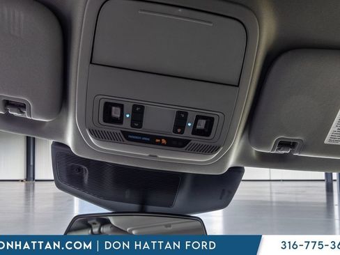 Used 2021 Ford Explorer XLT AWD/4WD image 14