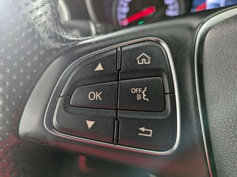 Used 2019 Mercedes-Benz GLC 300 4MATIC image 20