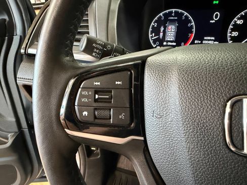 Used 2025 Honda Odyssey Elite image 15