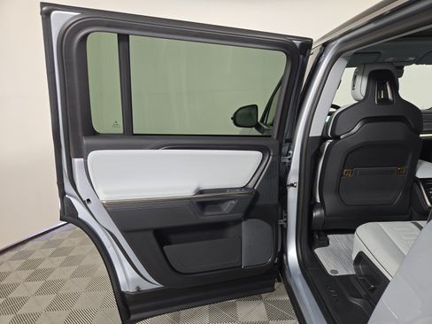 Used 2025 Rivian R1S Adventure AWD/4WD image 17