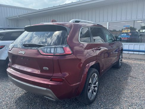 Used 2019 Jeep Cherokee Overland AWD/4WD image 4