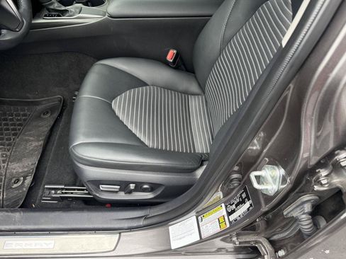 Used 2024 Toyota Camry SE FWD image 13