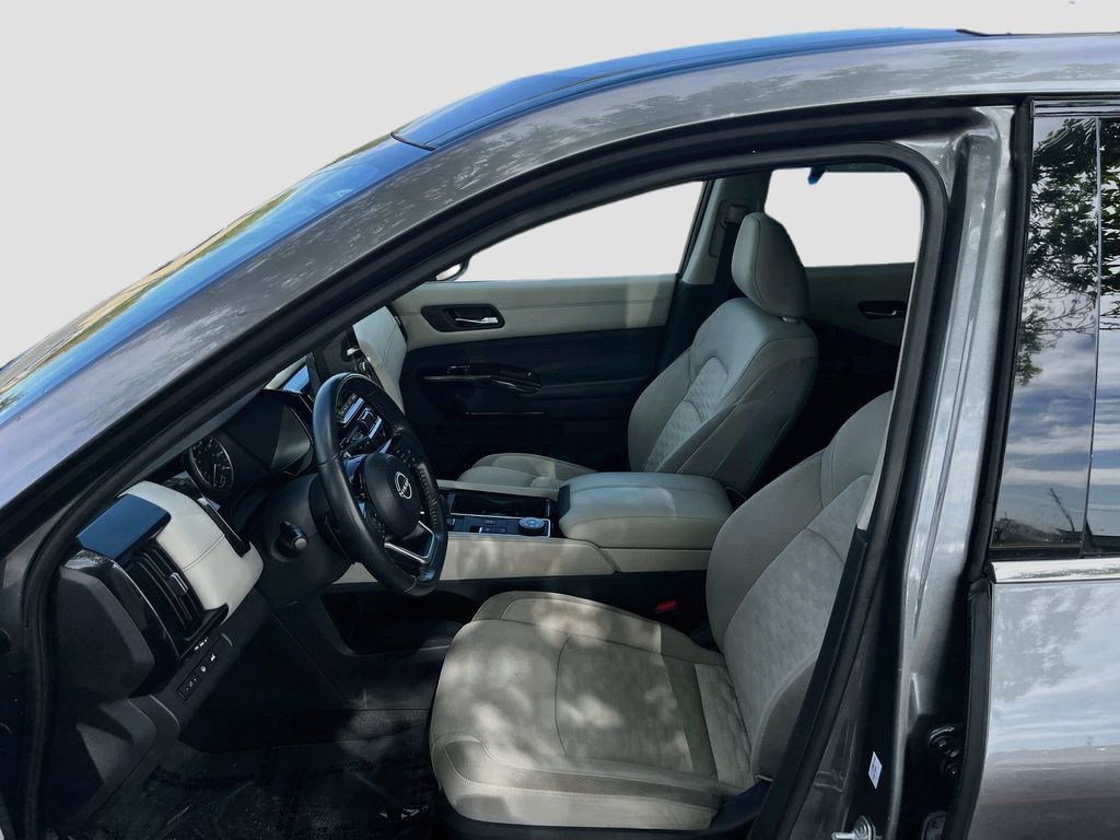 Used 2022 Nissan Pathfinder SV w/ SV Premium Package AWD/4WD image 20