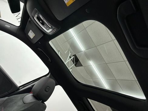 Used 2025 Mercedes-Benz GLB 35 AMG 4MATIC image 19