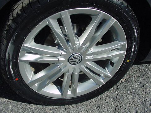 Used 2015 Volkswagen Golf TDI SE w/ Lighting Package image 34