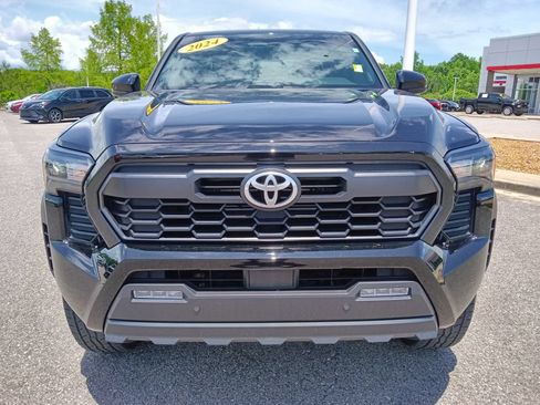 Used 2024 Toyota Tacoma TRD Off-Road AWD/4WD image 8