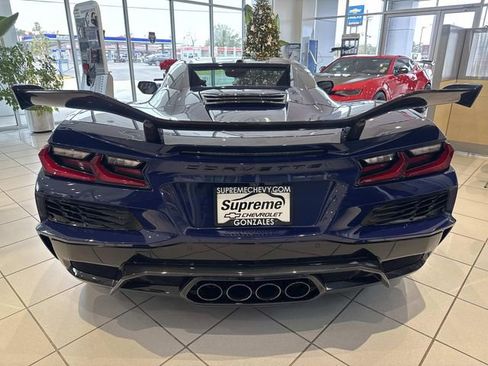 Used 2025 Chevrolet Corvette Z06 w/ Z07 Performance Package image 5