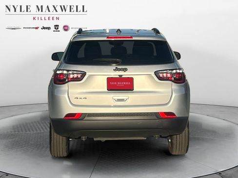 New 2026 Jeep Compass Latitude image 15