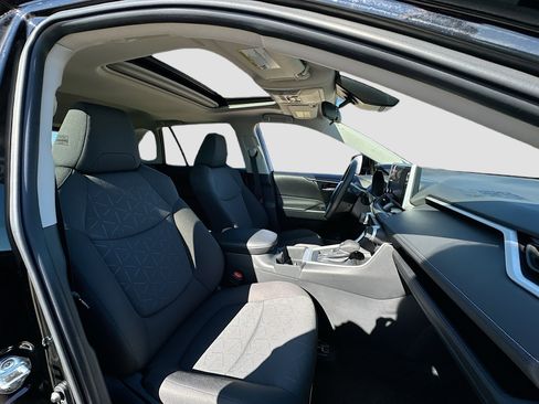 Used 2023 Toyota RAV4 XLE image 26