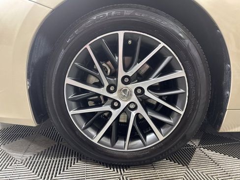 Used 2017 Lexus ES 350 w/ Navigation System Package image 10