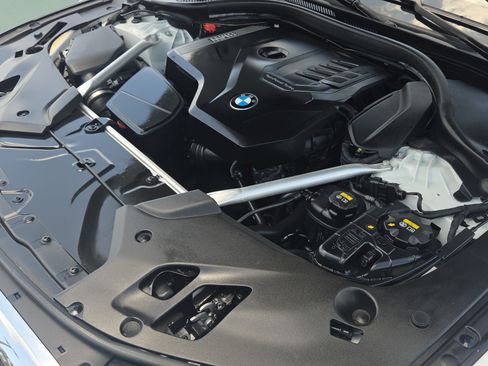 Used 2020 BMW 530i w/ Convenience Package RWD image 20