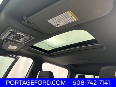 Used 2022 GMC Sierra 1500 Denali w/ Denali Reserve Package AWD/4WD image 30