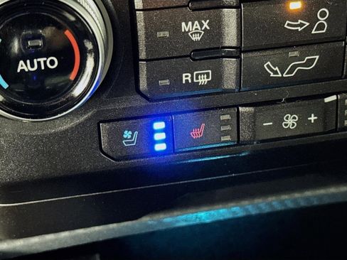Used 2019 Ford F150 Lariat w/ Equipment Group 502A Luxury AWD/4WD image 21