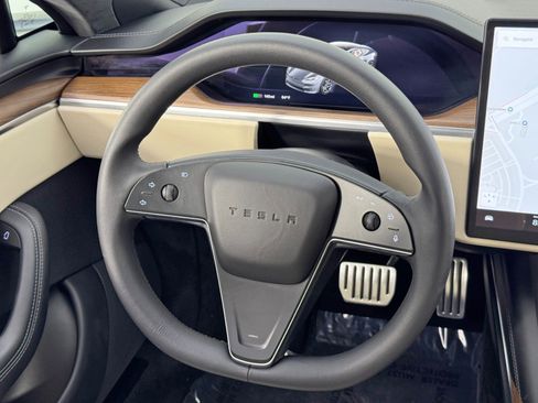 Used 2022 Tesla Model S image 19