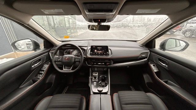 Used 2026 Nissan Rogue SV AWD/4WD image 13