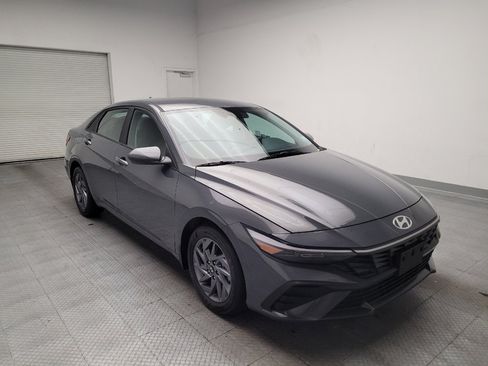 Used 2024 Hyundai Elantra SEL FWD image 13