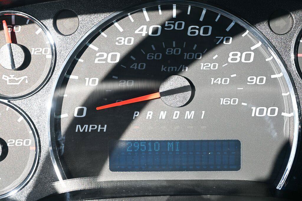 Used 2025 GMC Savana 2500 w/ Driver Convenience Package RWD image 9