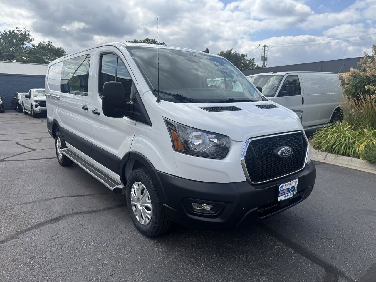 Used 2025 Ford Transit 250 Low Roof w/ Exterior Upgrade Package RWD image 3