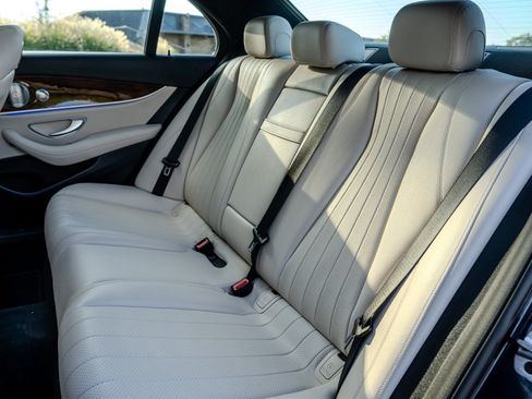 Used 2019 Mercedes-Benz E 300 4MATIC w/ Driver Assistance Package image 29
