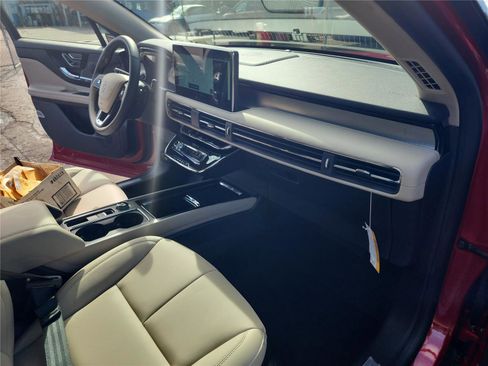 New 2026 Lincoln Corsair Premiere image 28