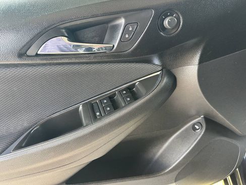 Used 2016 Chevrolet Cruze LT w/ Convenience Package FWD image 9