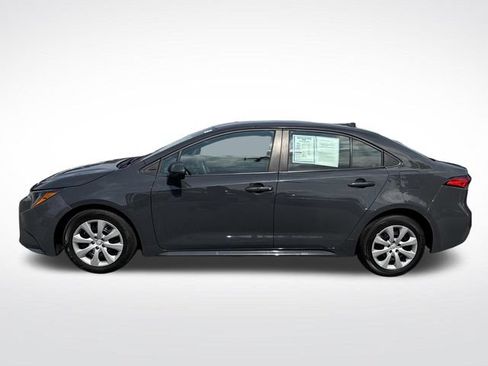 Used 2025 Toyota Corolla LE FWD image 2