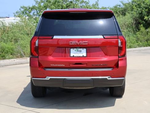 Used 2025 GMC Yukon Elevation AWD/4WD image 7