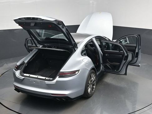 Used 2019 Porsche Panamera GTS image 29