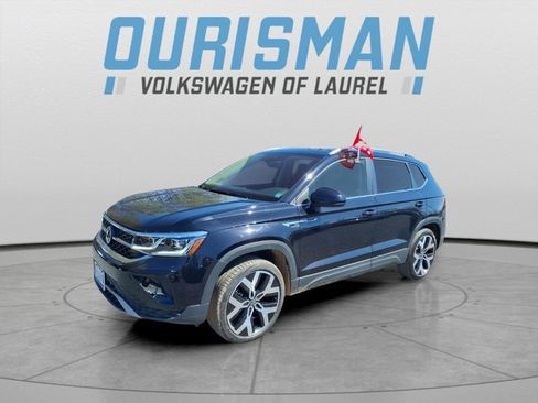 Used 2022 Volkswagen Taos SEL w/ Panoramic Sunroof Package image 3