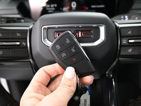 New 2026 GMC Acadia AT4 w/ Luxury Package AWD/4WD image 34