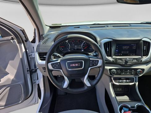 Used 2024 GMC Terrain SLE FWD image 15