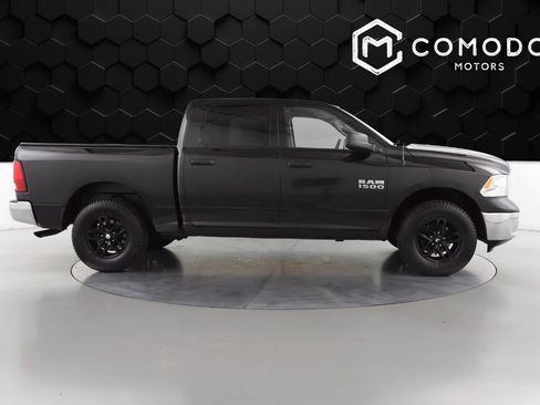 Used 2017 RAM 1500 ST w/ SXT Appearance Group image 2