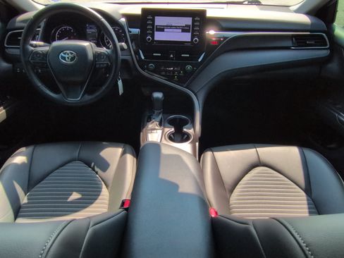 Used 2023 Toyota Camry SE FWD image 12