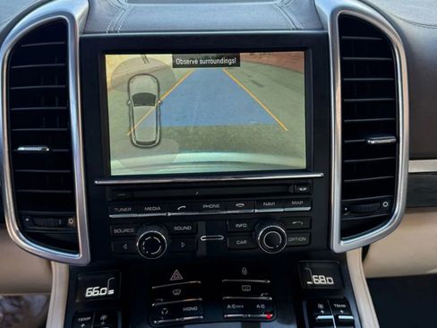 Used 2012 Porsche Cayenne Turbo image 37