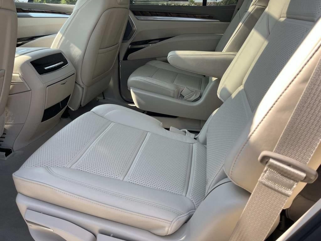 Certified 2026 Cadillac Escalade Platinum Sport AWD/4WD image 22