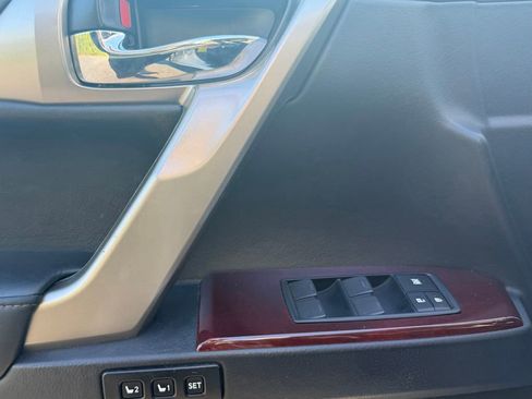 Used 2018 Lexus GX 460 Premium w/ Premium Package image 13