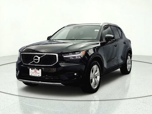 Used 2022 Volvo XC40 T5 Momentum AWD/4WD image 2