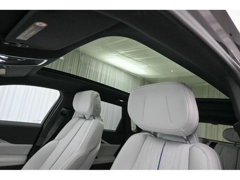 New 2026 Cadillac Lyriq Luxury image 19