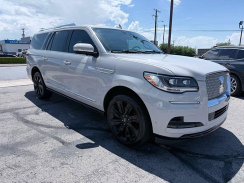 Used 2022 Lincoln Navigator L Reserve w/ Monochromatic Package AWD/4WD image 7